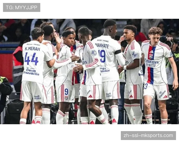 巴黎圣日耳曼主场1-2爆冷不敌里昂，法甲领先优势缩水至1分